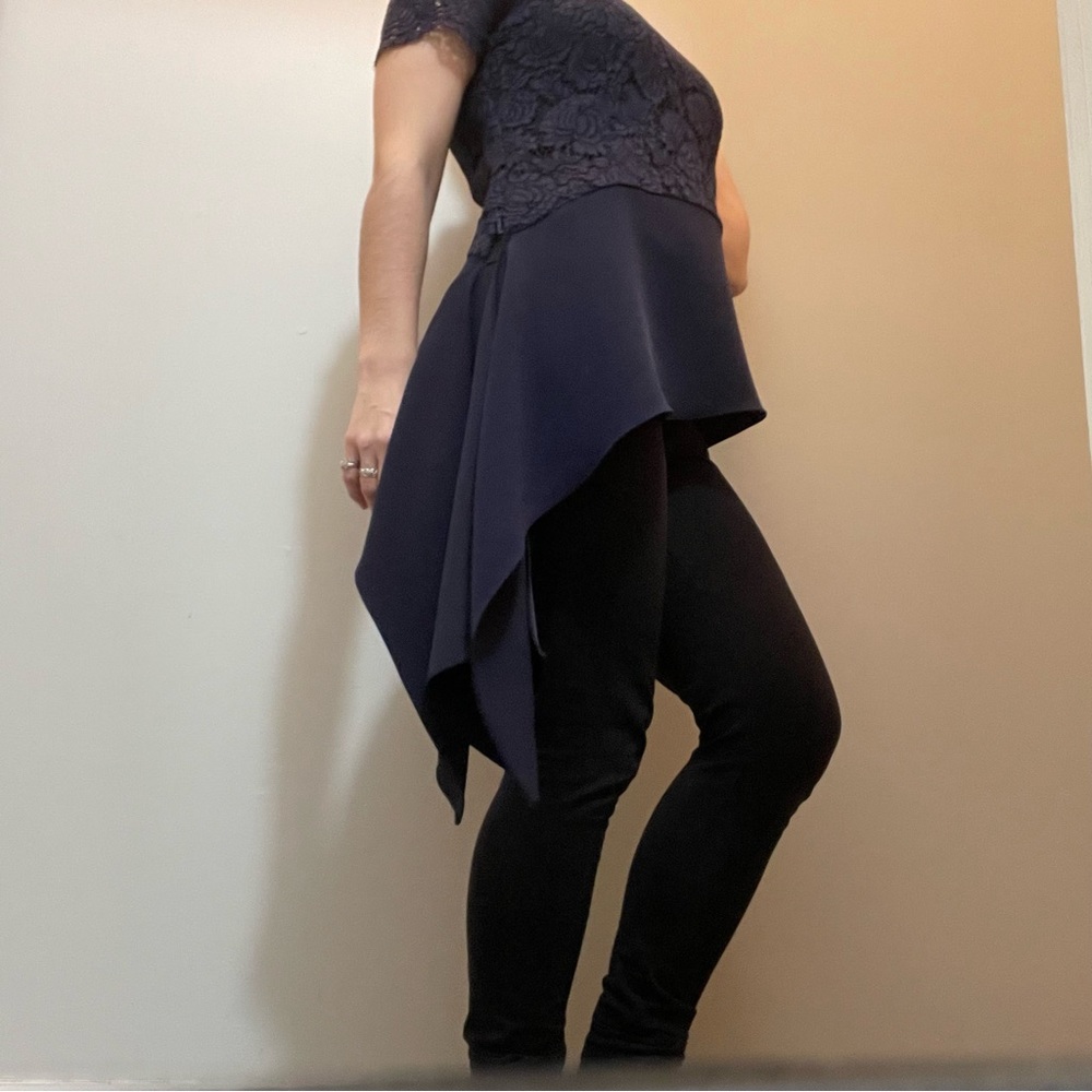 Carolina Herrera lace blouse short sleeves navy blue size 4